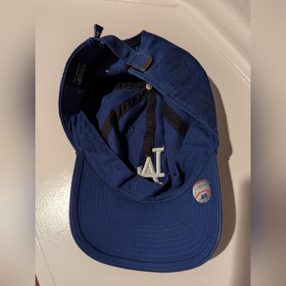 Official LA Dodgers Baseball Hat - Picture 2 of 4